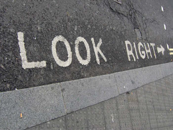 32look_right